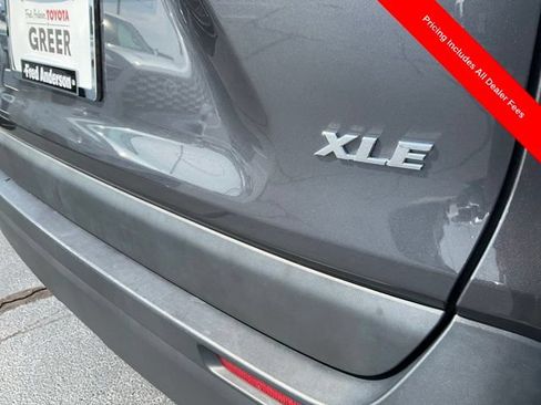 Used 2025 Toyota RAV4 XLE FWD image 26