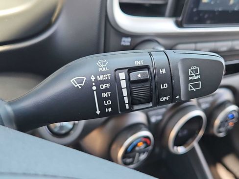 Used 2026 Hyundai Venue SEL FWD image 25