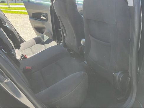 Used 2014 Chevrolet Cruze LT image 10