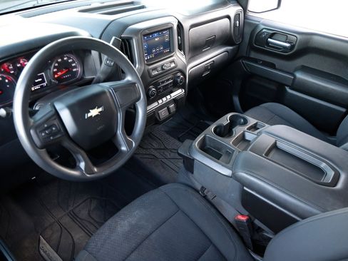 Used 2020 Chevrolet Silverado 1500 Custom w/ Custom Value Package image 6