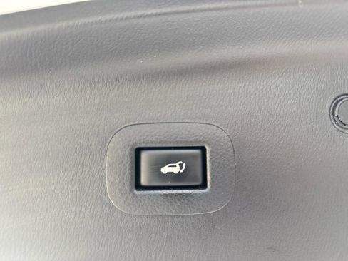 Used 2018 Nissan Armada SL w/ Premium Package RWD image 26