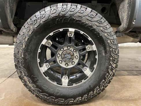 Used 2010 Chevrolet Silverado 2500 LT w/ Interior Plus Package image 21