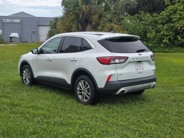 Used 2022 Ford Escape SE AWD/4WD image 3