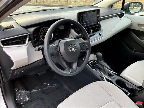 Used 2022 Toyota Corolla LE image 17