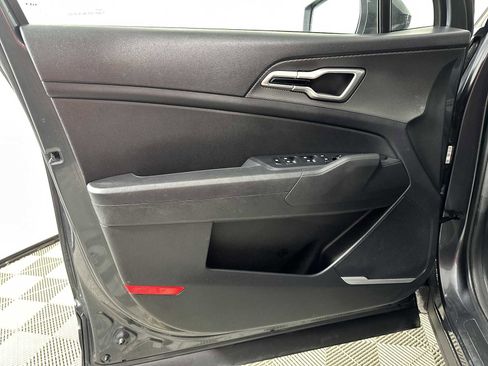 Used 2024 Kia Sportage LX image 16