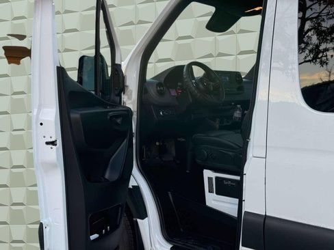 Used 2020 Mercedes-Benz Sprinter 3500 image 9