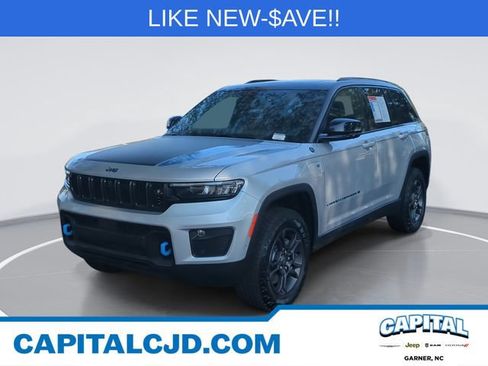 Used 2025 Jeep Grand Cherokee Trailhawk w/ Advanced Protech Group II AWD/4WD image 1