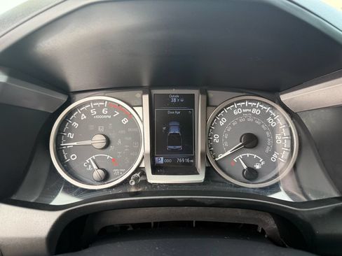 Used 2021 Toyota Tacoma SR5 AWD/4WD image 26