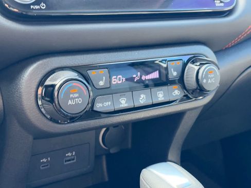Used 2024 Nissan Kicks SR w/ SR Premium Package FWD image 19
