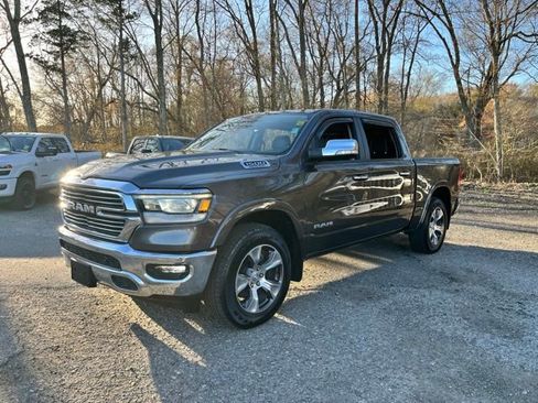 Used 2022 RAM 1500 Laramie AWD/4WD image 2