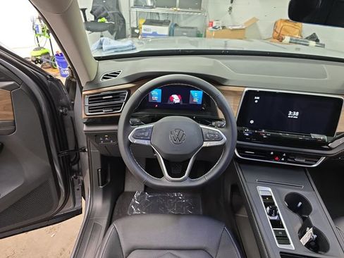 New 2026 Volkswagen Atlas SE image 13