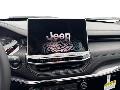 New 2026 Jeep Compass Latitude image 16