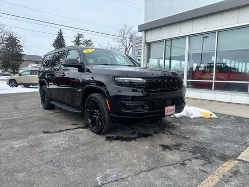 Used 2022 Jeep Wagoneer Series III image 3