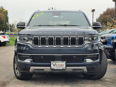 Used 2023 Jeep Wagoneer Series III w/ Preferred Equipment Group AWD/4WD image 2