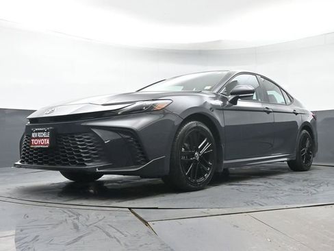 Certified 2026 Toyota Camry SE AWD/4WD image 33