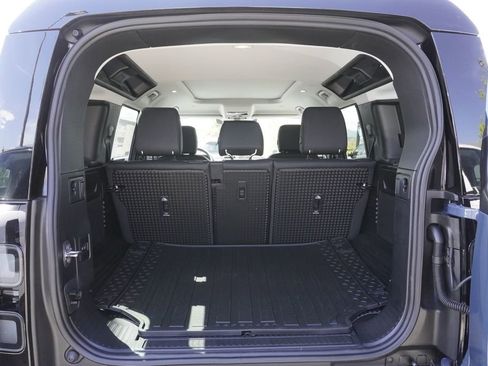 New 2026 Land Rover Defender 110 S image 31