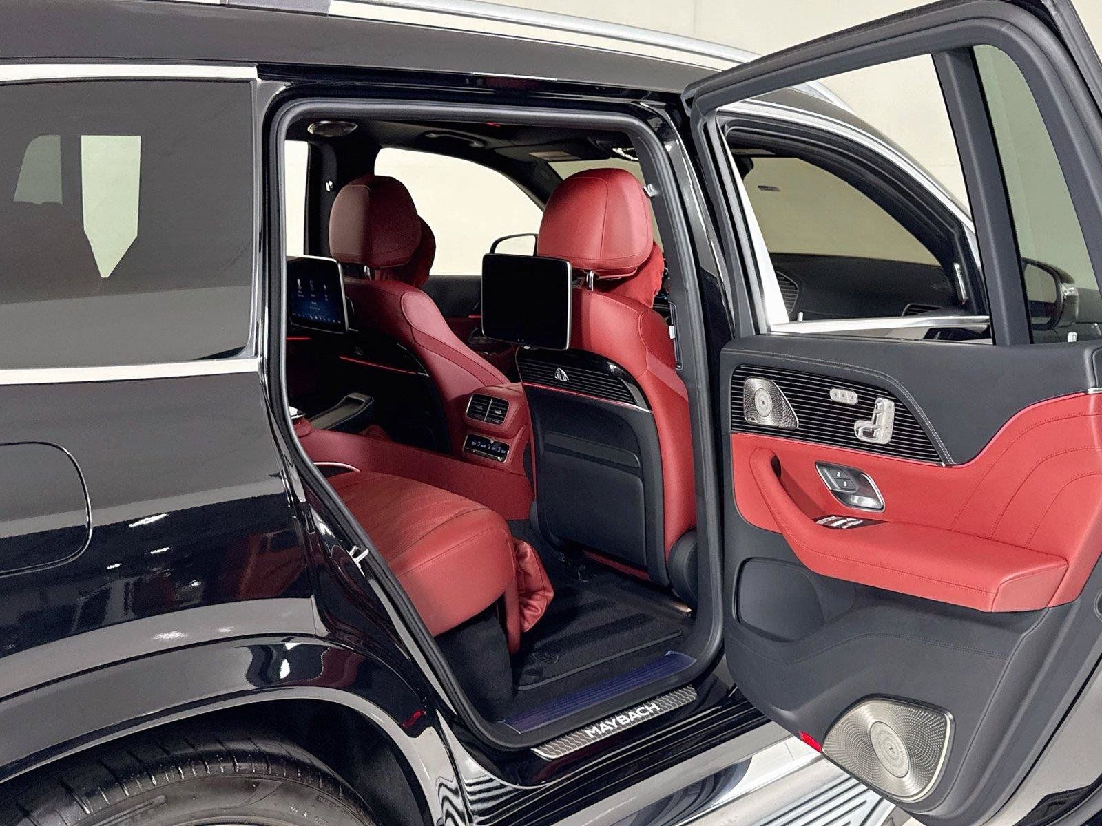 Used 2025 Mercedes-Benz Maybach GLS 600 4MATIC image 33