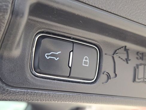 Used 2021 Ford Explorer XLT w/ Equipment Group 202A image 18