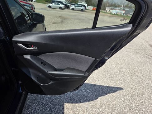 Used 2016 MAZDA MAZDA3 i Sport image 21