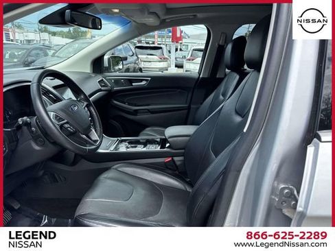 Used 2019 Ford Edge Titanium w/ Equipment Group 301A AWD/4WD image 12