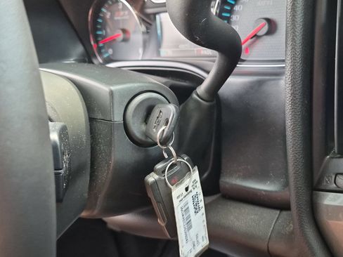 Used 2018 Chevrolet Silverado 1500 LT w/ All Star Edition AWD/4WD image 15