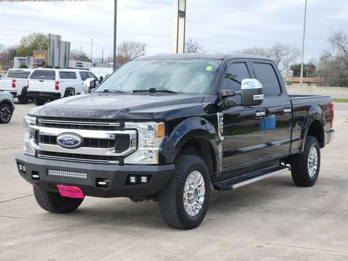 Used 2021 Ford F250 XLT w/ XLT Premium Package image 3