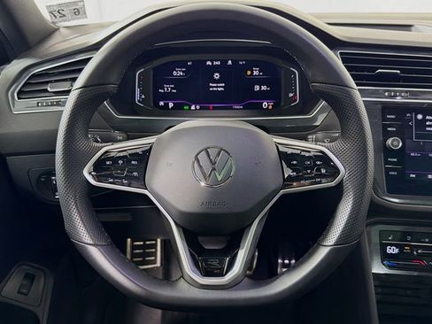 Used 2022 Volkswagen Tiguan SEL R-Line image 12