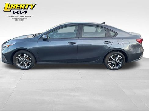 Used 2023 Kia Forte LXS image 4