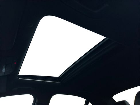 Used 2021 Mercedes-Benz C 300 Sedan w/ Premium Package image 11