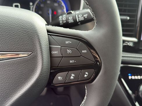 New 2026 Chrysler Pacifica Select w/ S Appearance Package image 17