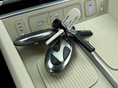 Used 2025 Hyundai Santa Fe Calligraphy FWD image 42