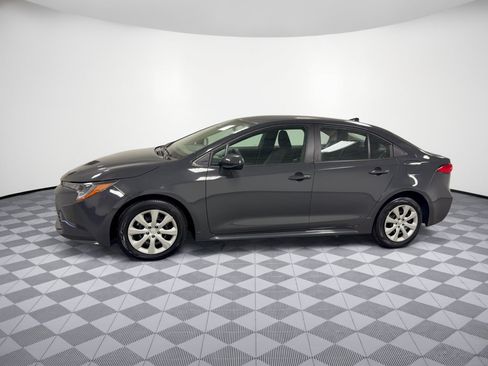 Used 2025 Toyota Corolla LE FWD image 2