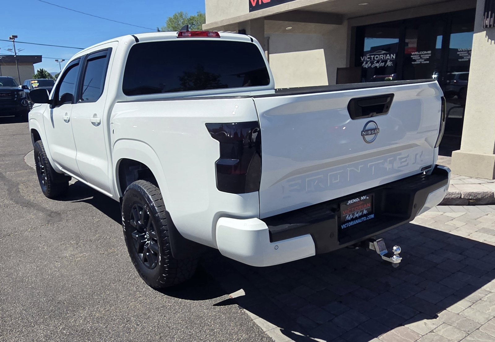 Used 2023 Nissan Frontier SV w/ Midnight Edition Package AWD/4WD image 7