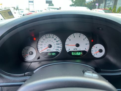 Used 2005 Dodge Grand Caravan SXT w/ Premium Group image 19