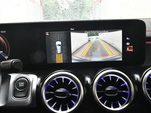 Used 2022 Mercedes-Benz EQB 300 4MATIC image 24