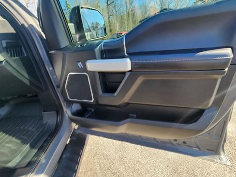 Used 2018 Ford F150 Lariat w/ Equipment Group 502A Luxury image 15