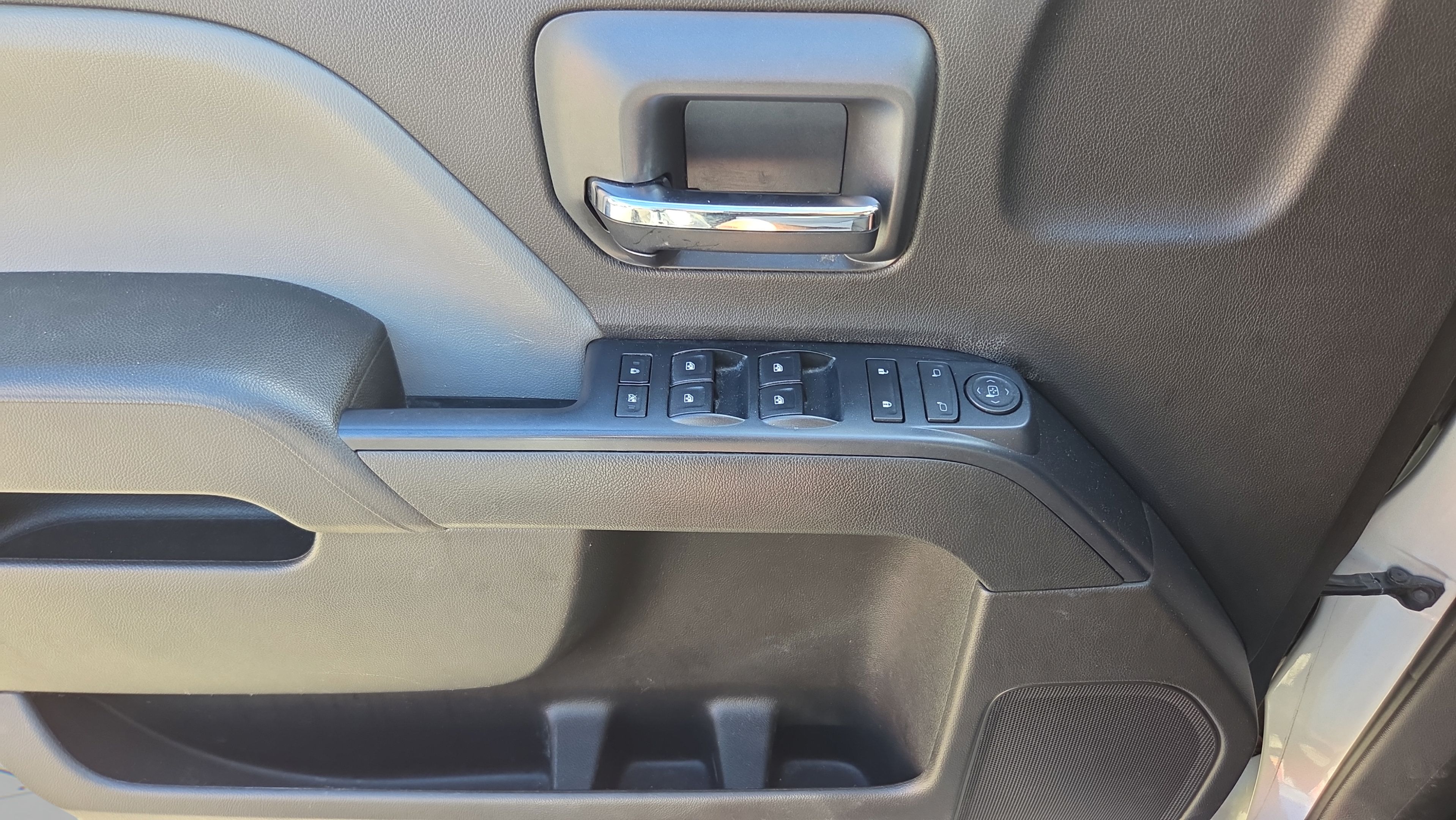 Used 2017 Chevrolet Silverado 1500 Custom w/ Custom Convenience Package RWD image 30