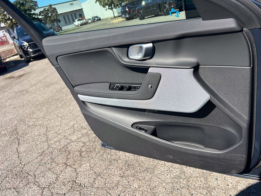 Used 2024 Polestar Polestar 2 AWD/4WD image 15