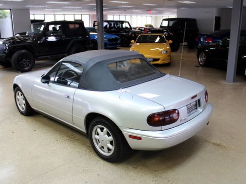 Used 1991 MAZDA MX-5 Miata image 4