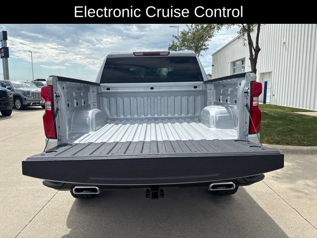 Certified 2021 Chevrolet Silverado 1500 Custom Trail Boss w/ LPO, Dark Essentials Package AWD/4WD image 23