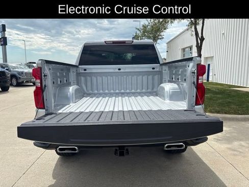 Used 2021 Chevrolet Silverado 1500 Custom Trail Boss w/ LPO, Dark Essentials Package AWD/4WD image 23