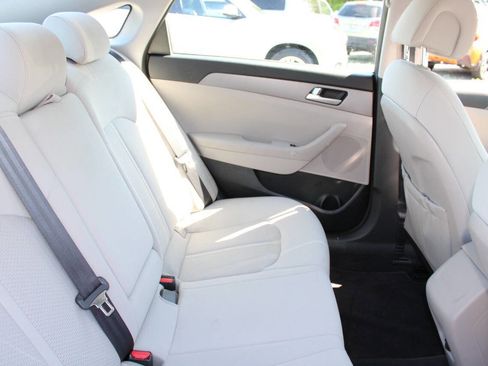 Used 2016 Hyundai Sonata SE FWD image 17
