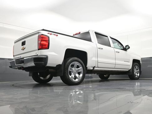 Used 2018 Chevrolet Silverado 1500 LT w/ LT Eassist Package AWD/4WD image 29