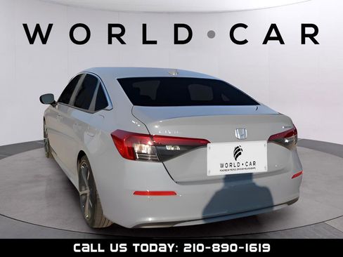 Used 2024 Honda Civic Touring image 5