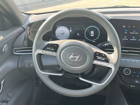 Used 2024 Hyundai Elantra SEL FWD image 22