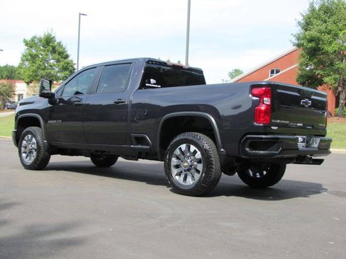 Used 2024 Chevrolet Silverado 2500 Custom w/ Custom Value Package image 8