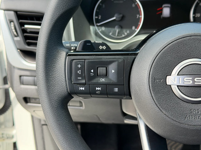 Used 2023 Nissan Rogue SV AWD/4WD image 13