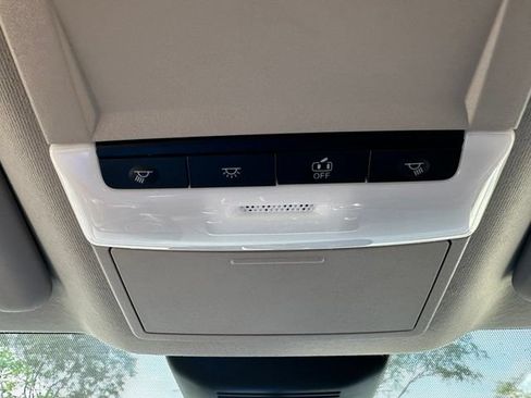 Used 2025 Nissan Sentra SV w/ All-Weather Package FWD image 33