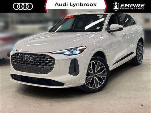 Used 2025 Audi Q5 Premium Plus w/ Premium Plus image 1