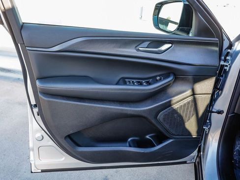 New 2025 Jeep Grand Cherokee Altitude image 22